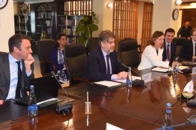 IMF demands to bring new taxpayers into tax net