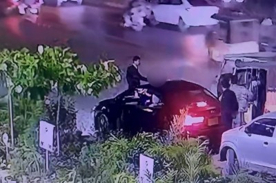 Man shoots rickshaw driver in Karachi