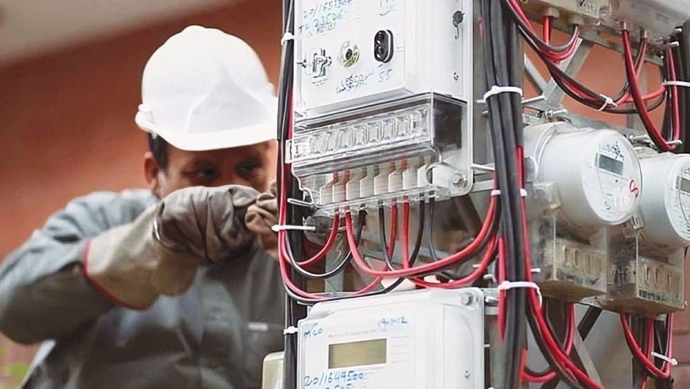 NEPRA hikes power tariff by Rs4.12 per unit