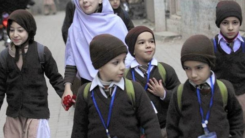 Schools in Sindh to commence operations at 8:30am due to chilly weather