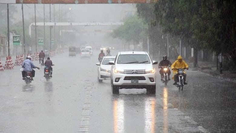 Karachi likely to receive more rain tomorrow, forecasts PMD