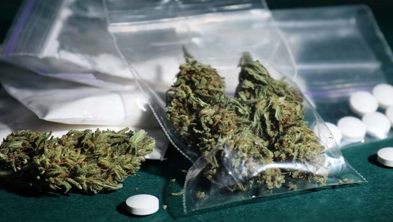 Smugglers use pizza, burger boxes to deliver drugs in Karachi educational institutes