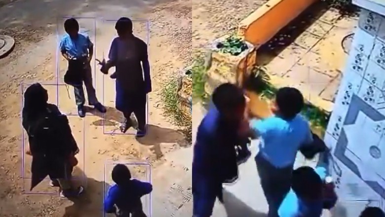 Schoolchildren 'foil robbery bid' in Karachi