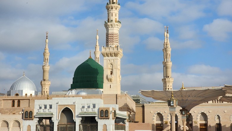 Over 7 million pilgrims pay respect at Roza-e-Rasool (PBUH) in first Ashra of Ramadan