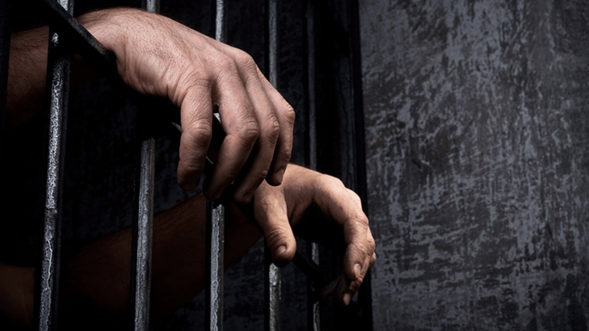 Karachi man sentenced to 14 years in prison for throwing acid on his wife