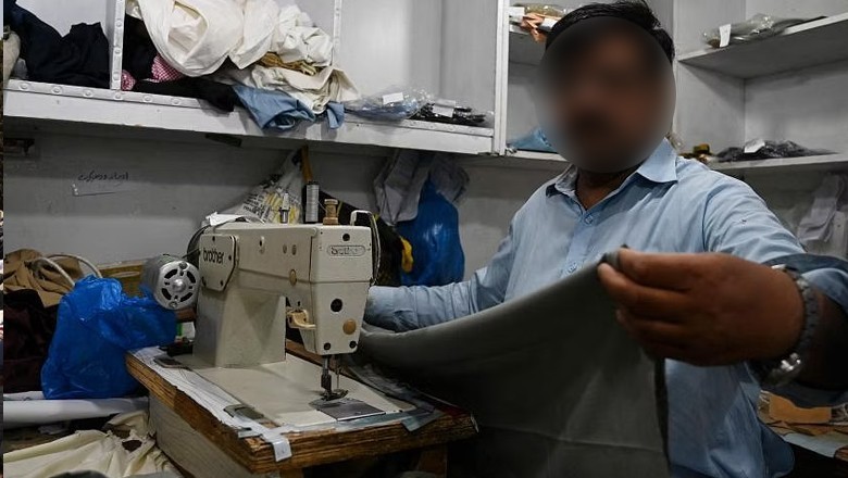 Customers beat tailors for refusing to stitch Eid clothes in Mailsi