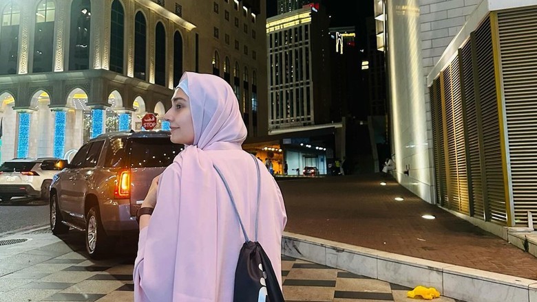 Ishq Murshid star Durefishan performs Umrah in Ramadan