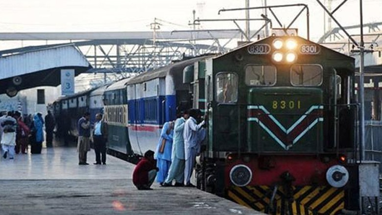 Pakistan Railways slashes fares by 25% for Eidul Fitr