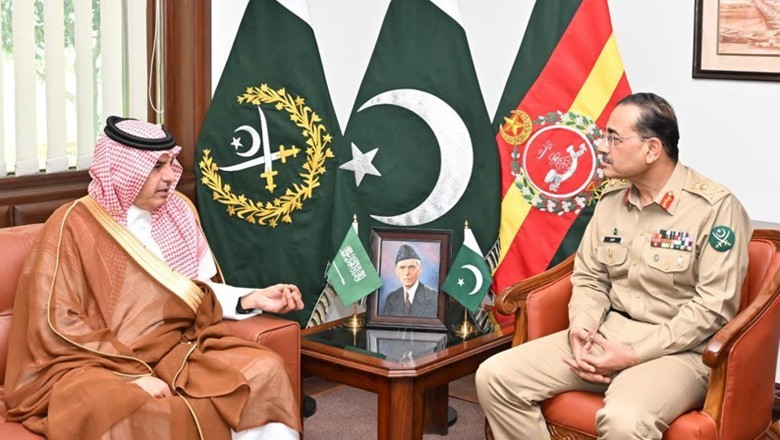 Pakistan, Saudi Arabia to work together to "enhance defence production, military training"