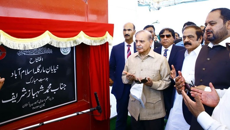 Politicians barred from putting up name plates on development project