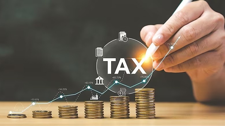 IMF demands Pakistan to restrict 'cash use' in real estate sector