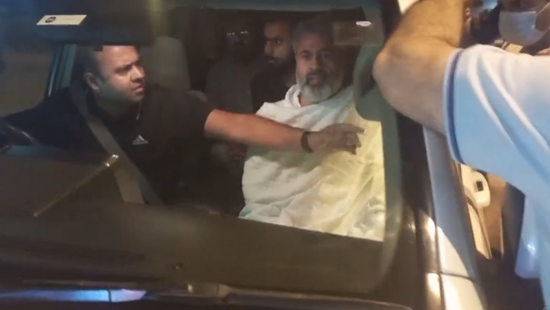 Journalist Imran Riaz arrested, barred from travelling for Hajj again