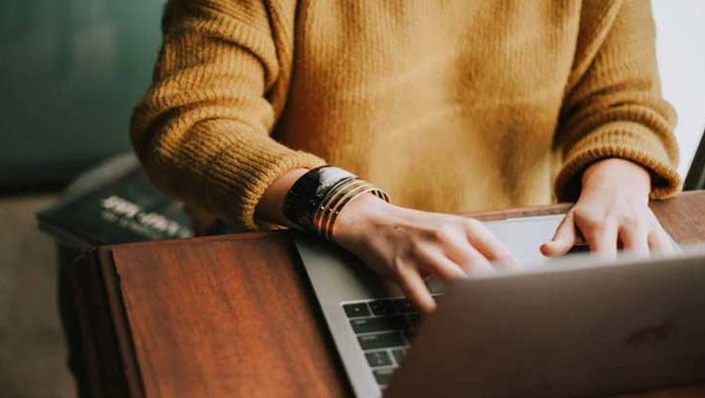 Woman sues company for paying her without work for 20 years