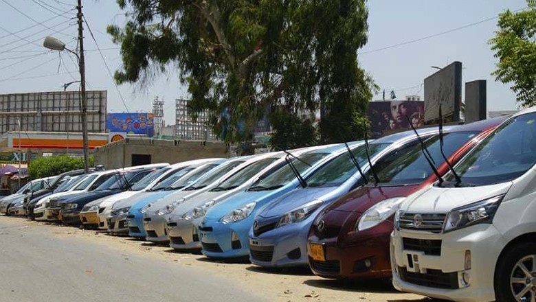 Cash-strapped Pakistan imports smartphones worth $1.062 billion