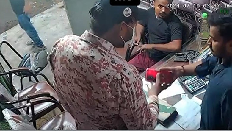 Robber disguised as Rangers officer loots shop in Karachi