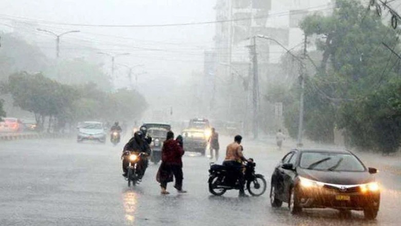 Heavy rain continues to lash Karachi for second day