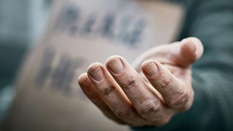 Beggar arrested for selling minor boy to childless couple for Rs50,000 in Lahore