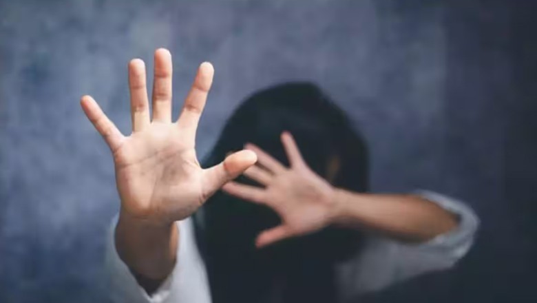 Indian nurse fends off gang-rape attempt by injuring doctor with blade