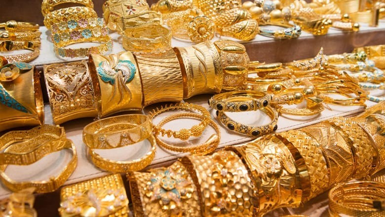 Gold prices set new record high in Pakistan, check latest rates