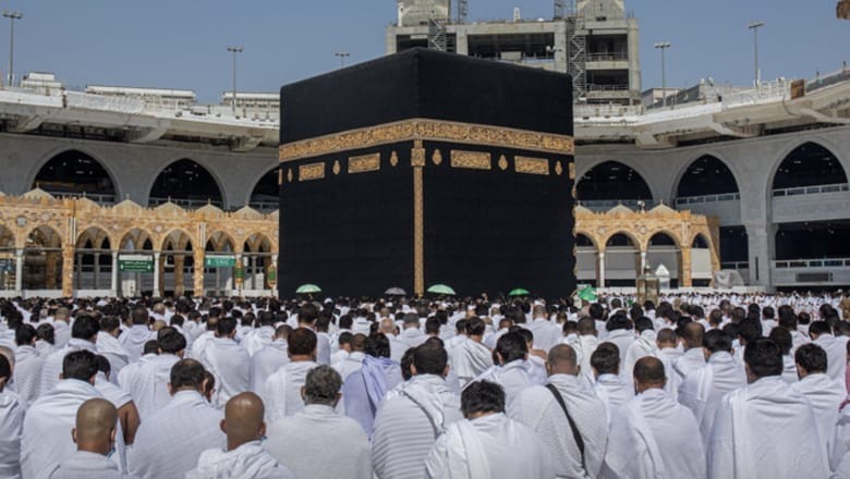 Pakistan unveils list of approved travel agents to prevent Umrah scam