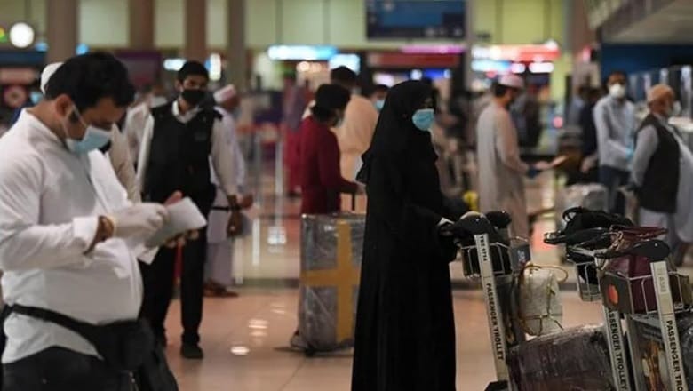 Pakistanis visiting UAE asked to buy return tickets from same airline