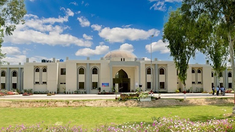 Islamia University teacher 'harasses' female student with lewd messages, obscene videos