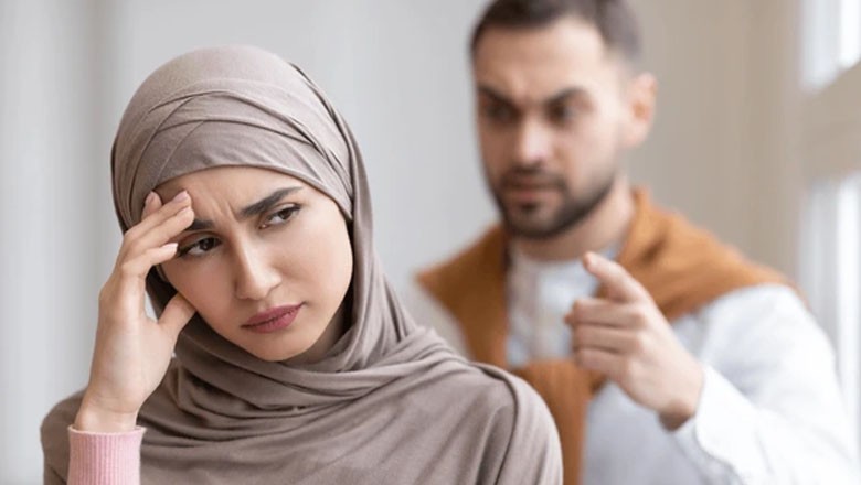 Three consecutive declarations of divorce declared "punishable" offence