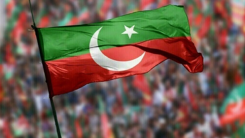 PTI issues show cause notices to its 'defectors' following constitutional amendment vote