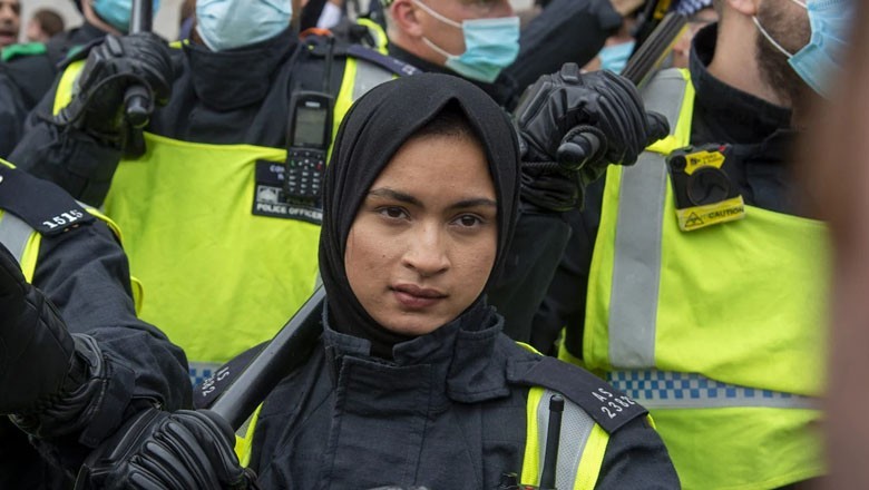 British Muslim police officer 'sacked' over 10-year-old anti-Jews post