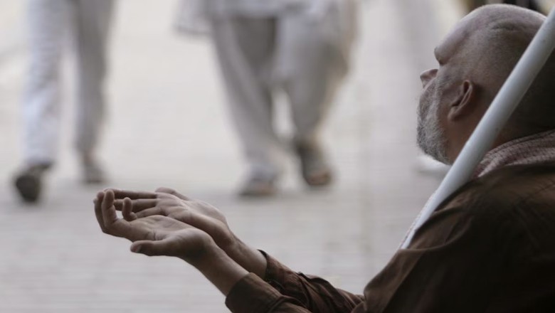Pakistan govt places 4,300 beggars on ECL