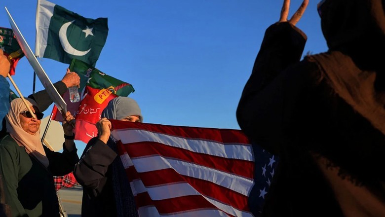 Pakistani Americans protest outside Trump's house for Imran Khan's release