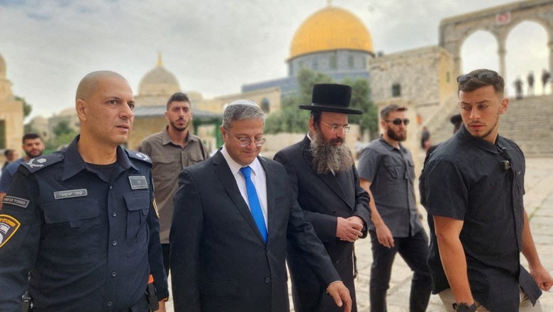 Israel bans Islamic call to prayer at all mosques
