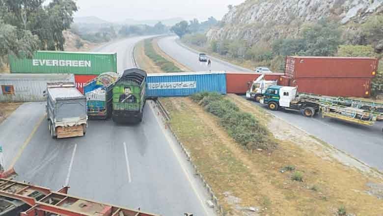 IHC slams government for blocking roads during PTI's Nov 24 protest