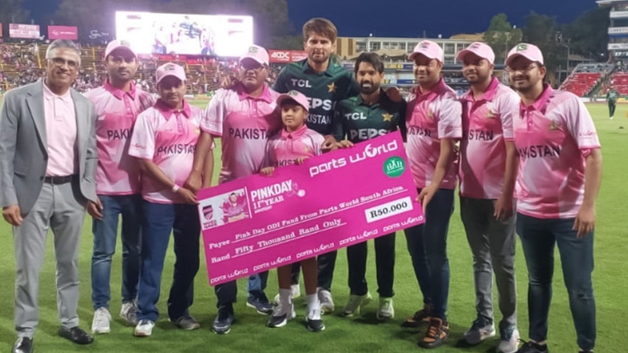 Rizwan, Shaheen present cheque to CSA after Pink Day ODI