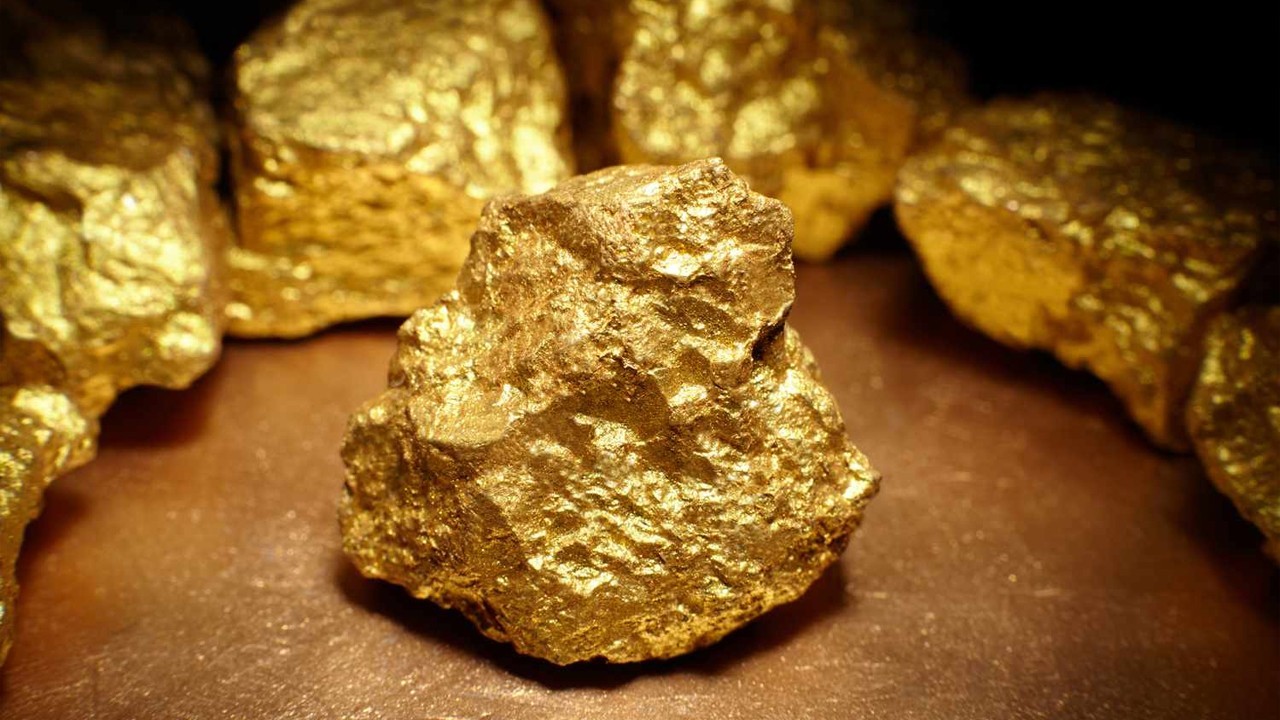 Gold prices decrease in Pakistan