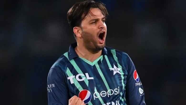 Cricketer Usman Qadir leaves Pakistan for cricket career in Australia