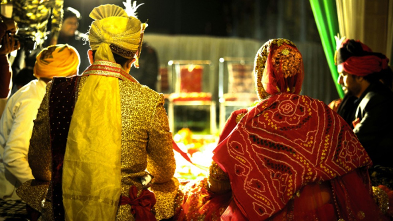 Muslim man converts to Hinduism to marry GF in India