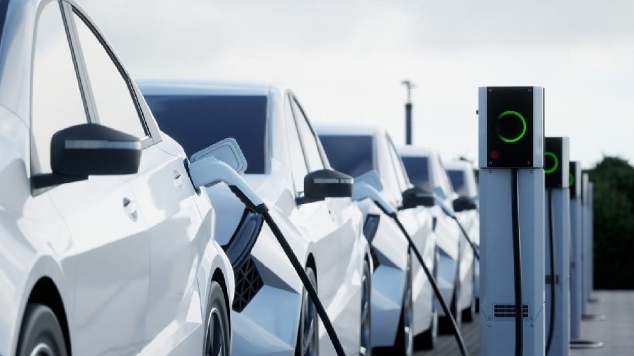 Pakistan awards licences to 57 manufacturers of electric vehicles