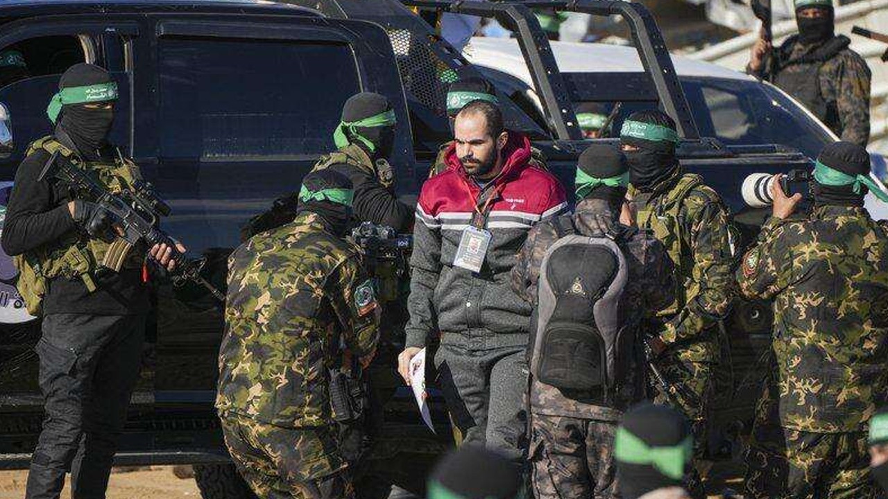 Hamas suspends release of Israeli hostages over ceasefire violation