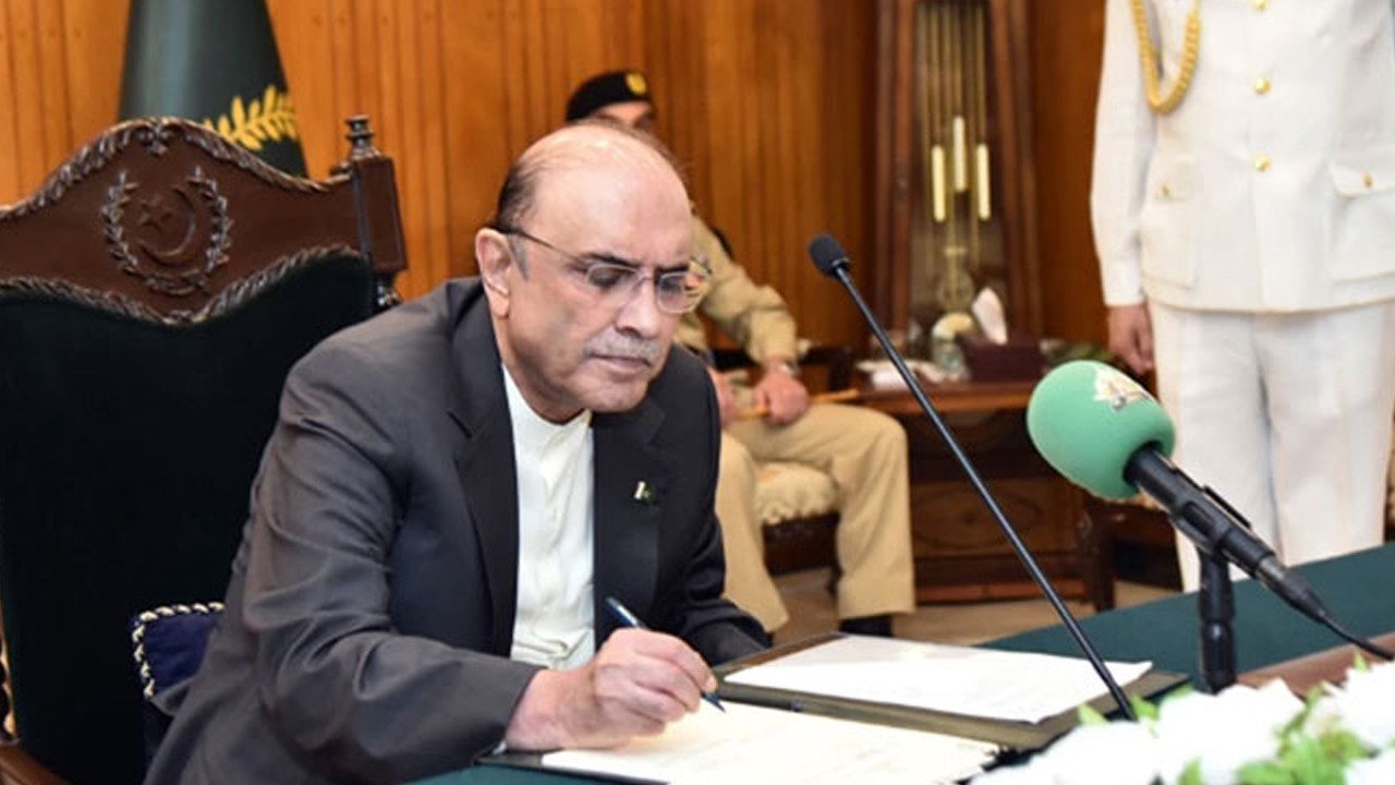 President Zardari rejects bill increasing lawmakers' salary