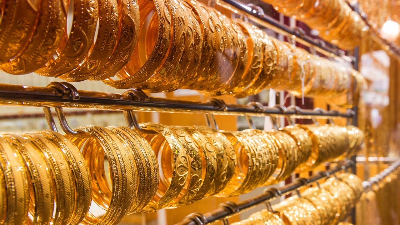 Gold surpasses $3,000 for first time amid global trade tensions