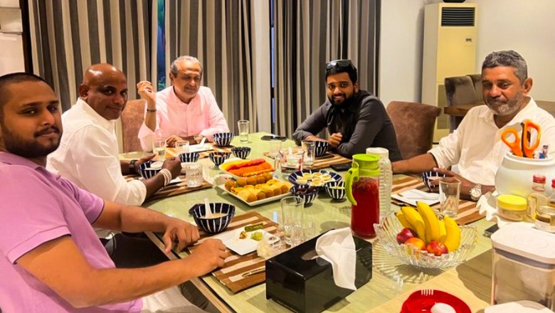 Former Sri Lankan cricketer Sanath Jaysuria observes fast with Muslim friends