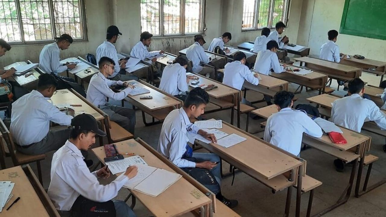 Sindh approves grace marks for Karachi board students