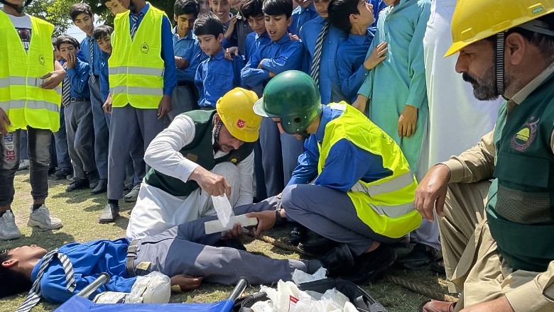 Schools in Azad Kashmir begin 'first aid' training sessions in face of possible war