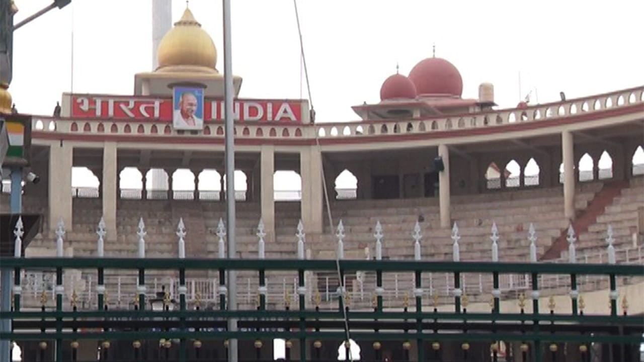 India skips ceremony as Pakistanis celebrate victory at Wagah