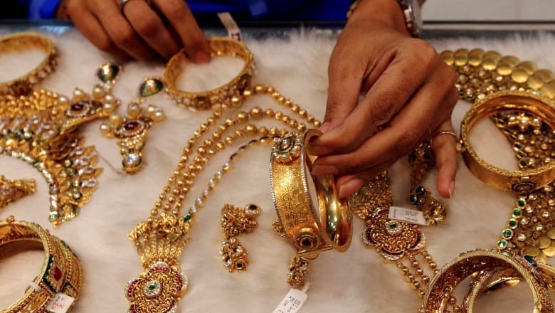 Gold prices rebound after two-day decline