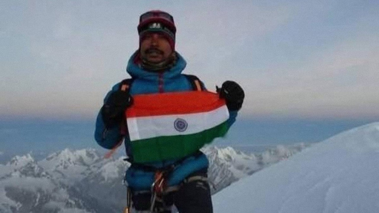 Indian and Filipino climbers die on Mount Everest