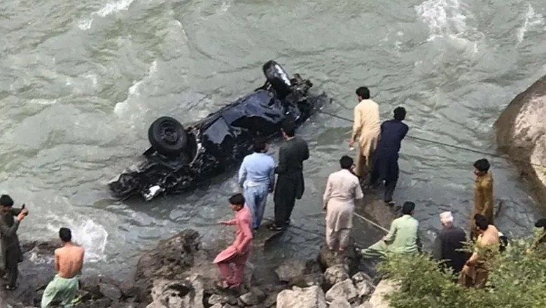 Six tourists die as vehicle falls into Neelum River