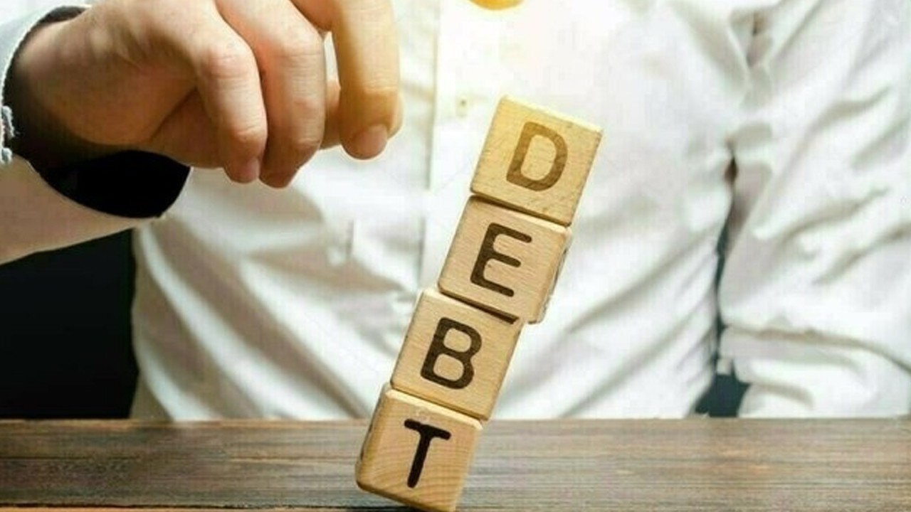 Govt debt climbs to record Rs76 trillion