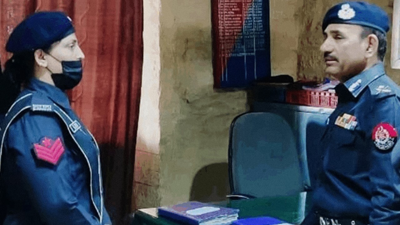 Erum Naseem becomes first female head constable in Karachi Railway Police history